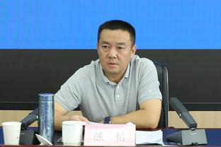 前拜仁总监：任内能签下罗本诺伊尔这些撑起球队的球员，我很骄傲